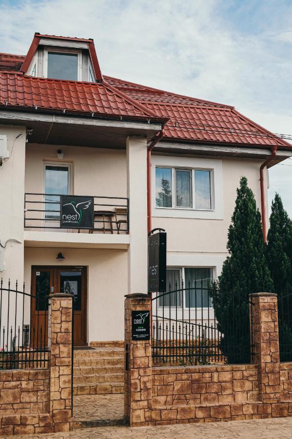 Nest Guesthouse Drobeta Turnu Severin Exteriör bild