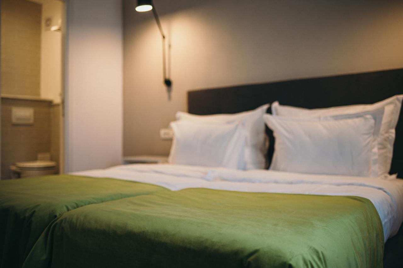 Nest Guesthouse Drobeta Turnu Severin Exteriör bild