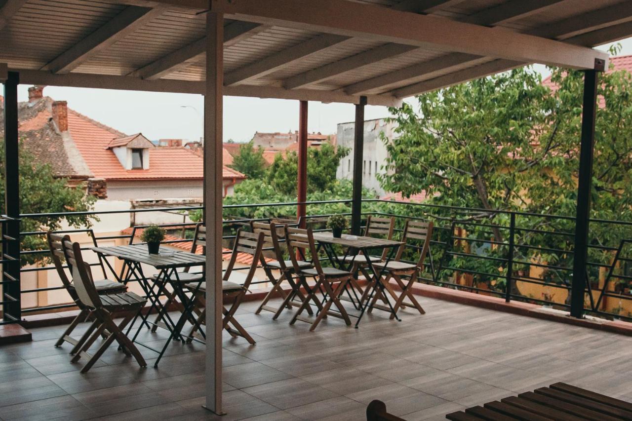 Nest Guesthouse Drobeta Turnu Severin Exteriör bild