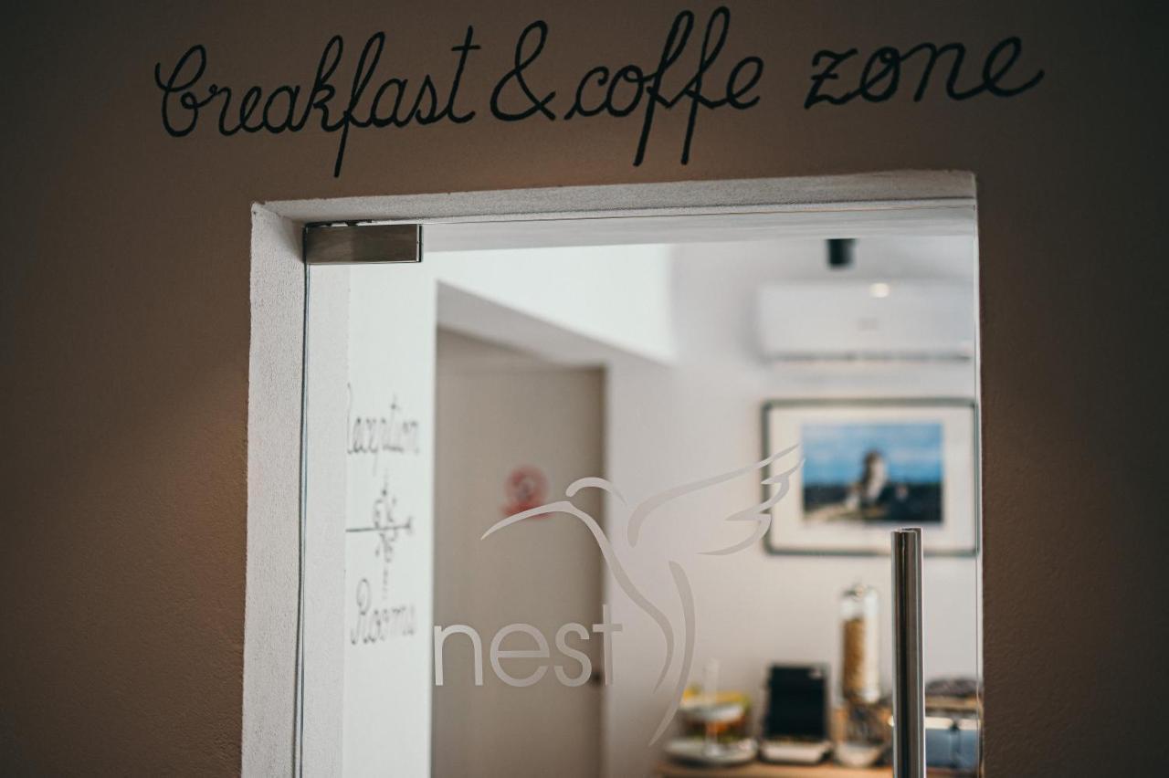 Nest Guesthouse Drobeta Turnu Severin Exteriör bild