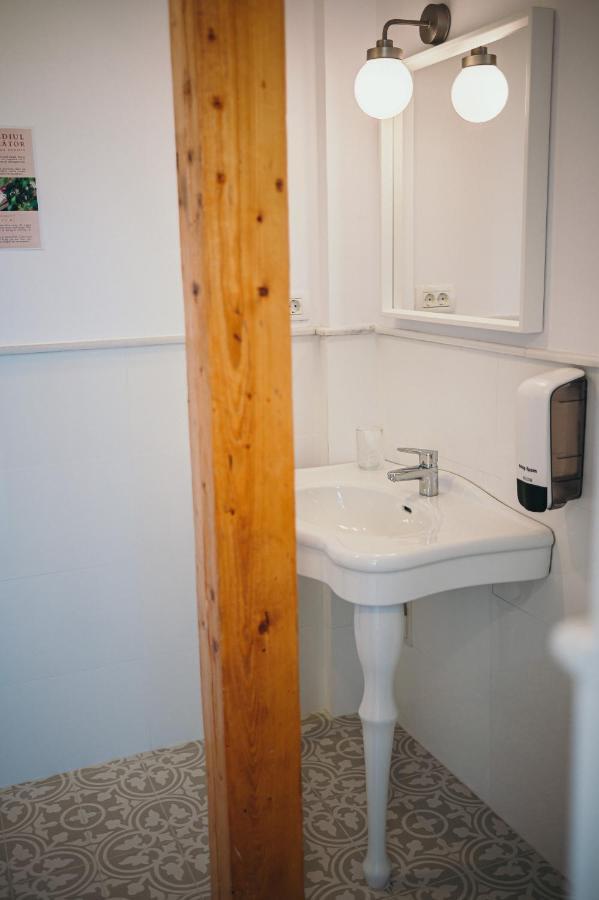 Nest Guesthouse Drobeta Turnu Severin Exteriör bild
