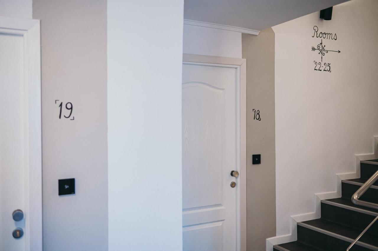Nest Guesthouse Drobeta Turnu Severin Exteriör bild