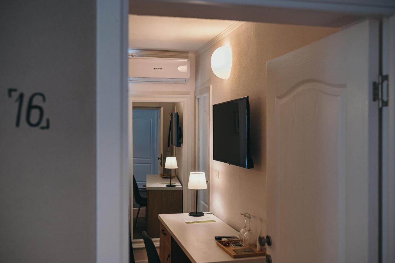 Nest Guesthouse Drobeta Turnu Severin Exteriör bild