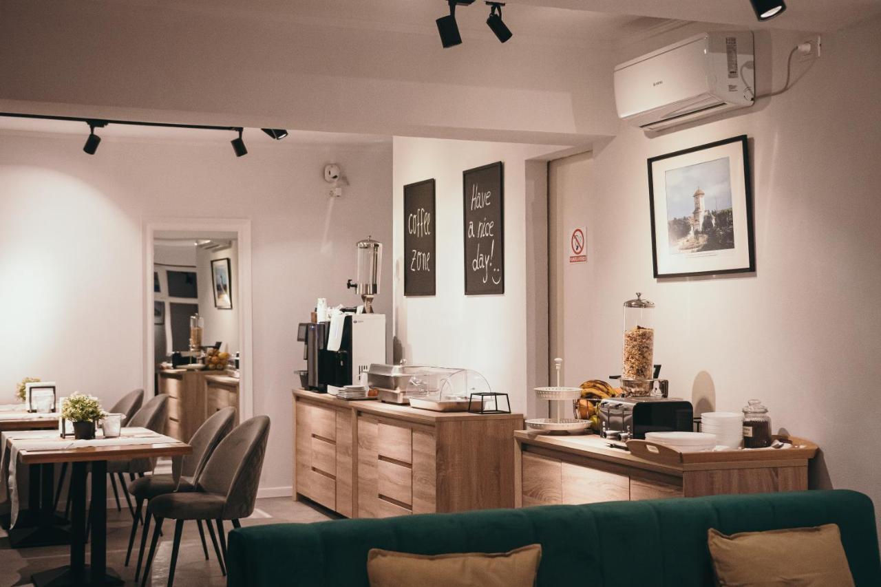 Nest Guesthouse Drobeta Turnu Severin Exteriör bild